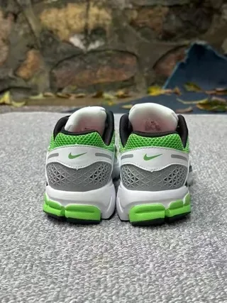 Nike Zoom Vomero 5 حذاء جري أخضر ليموني أسود 4