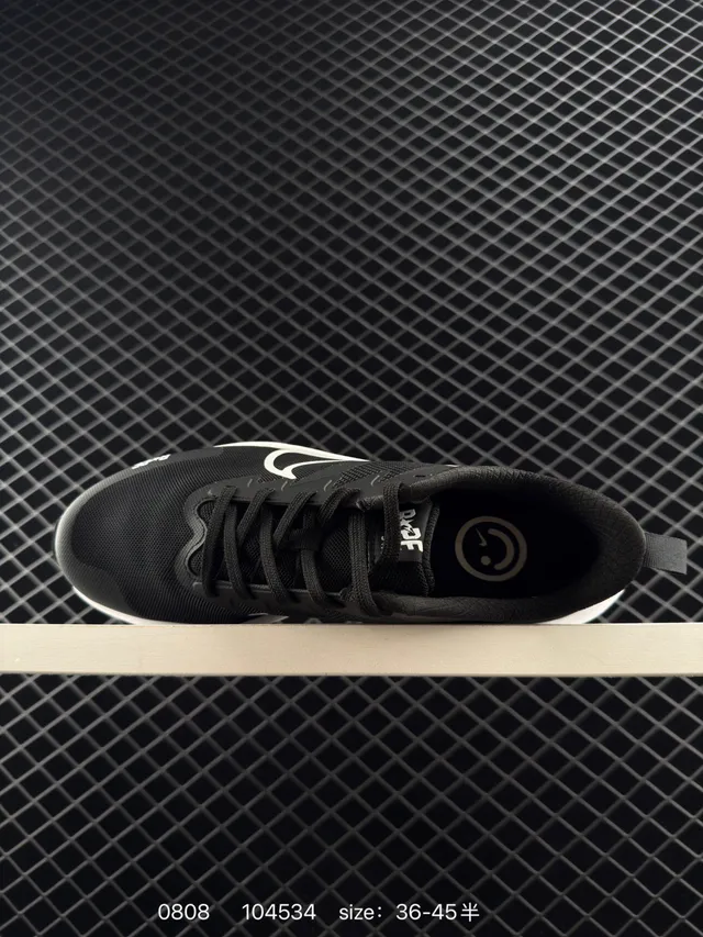 Nike ZoomX zapatos de correr negros y blancos 3