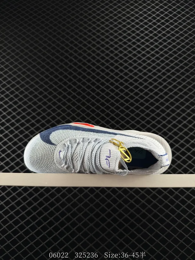 Nike ZoomX Gris Azul Parte superior de Knit ingenieril Talón de aire visible Unidad Zapatos de running 5