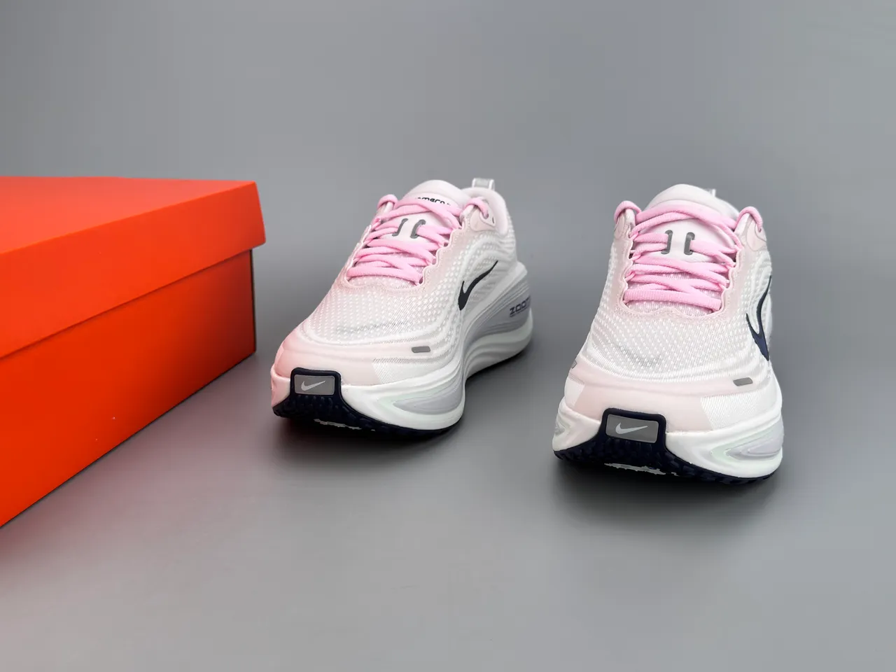 Nike ZoomX Invincible Run Pink Navy Tige en mesh ingénierie Semelle intermédiaire ondulée en couches Chaussures de course 5