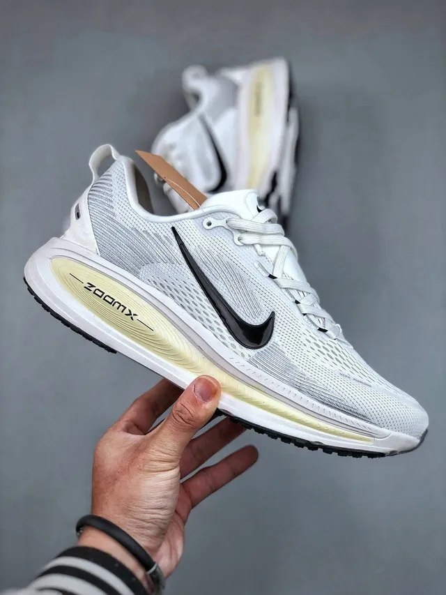 Nike ZoomX Invincible Run Running Shoes 4
