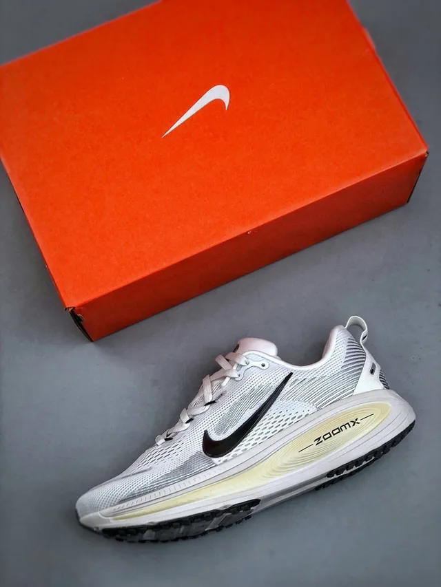 Nike ZoomX Invincible Run Running Shoes 6