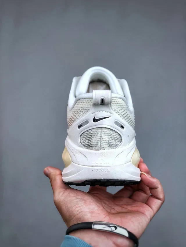 Nike ZoomX Invincible Run Running Shoes 7