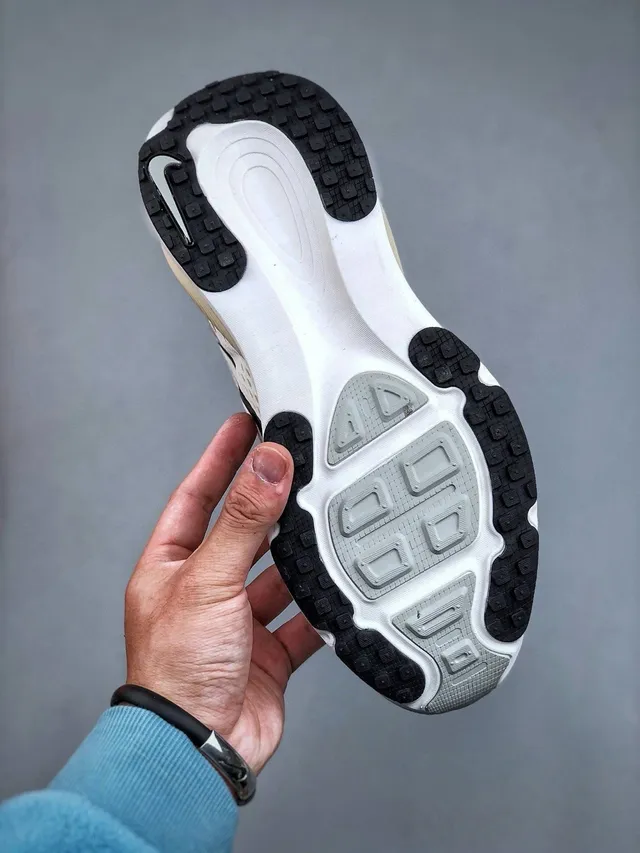 Nike ZoomX Invincible Run Running Shoes 8