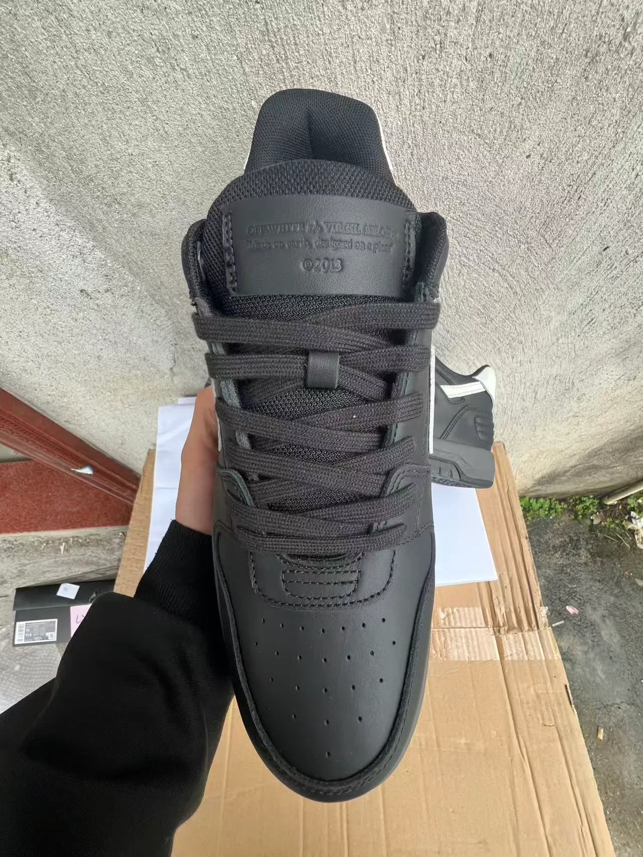 Off-White Arrow Baskets Lifestyle Noir et Blanc 3