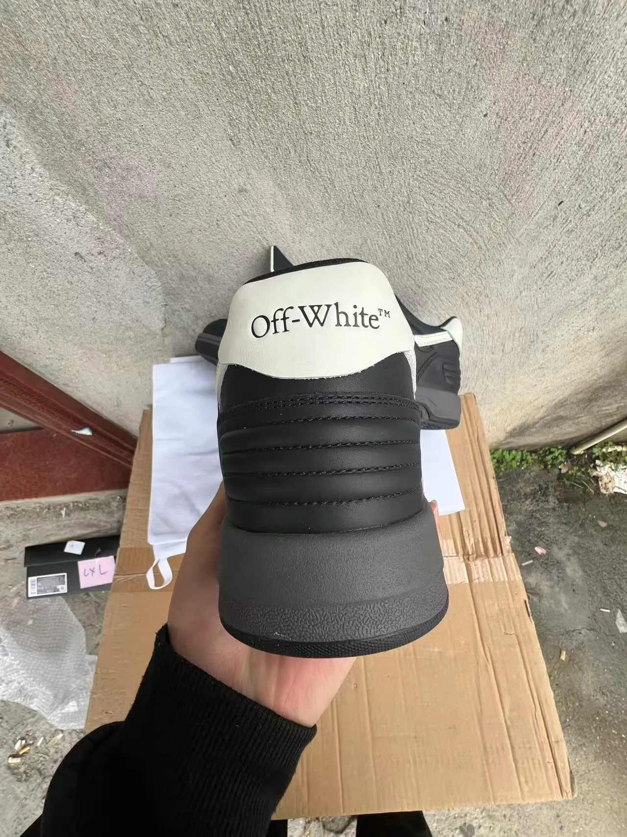 Off-White Arrow Baskets Lifestyle Noir et Blanc 8