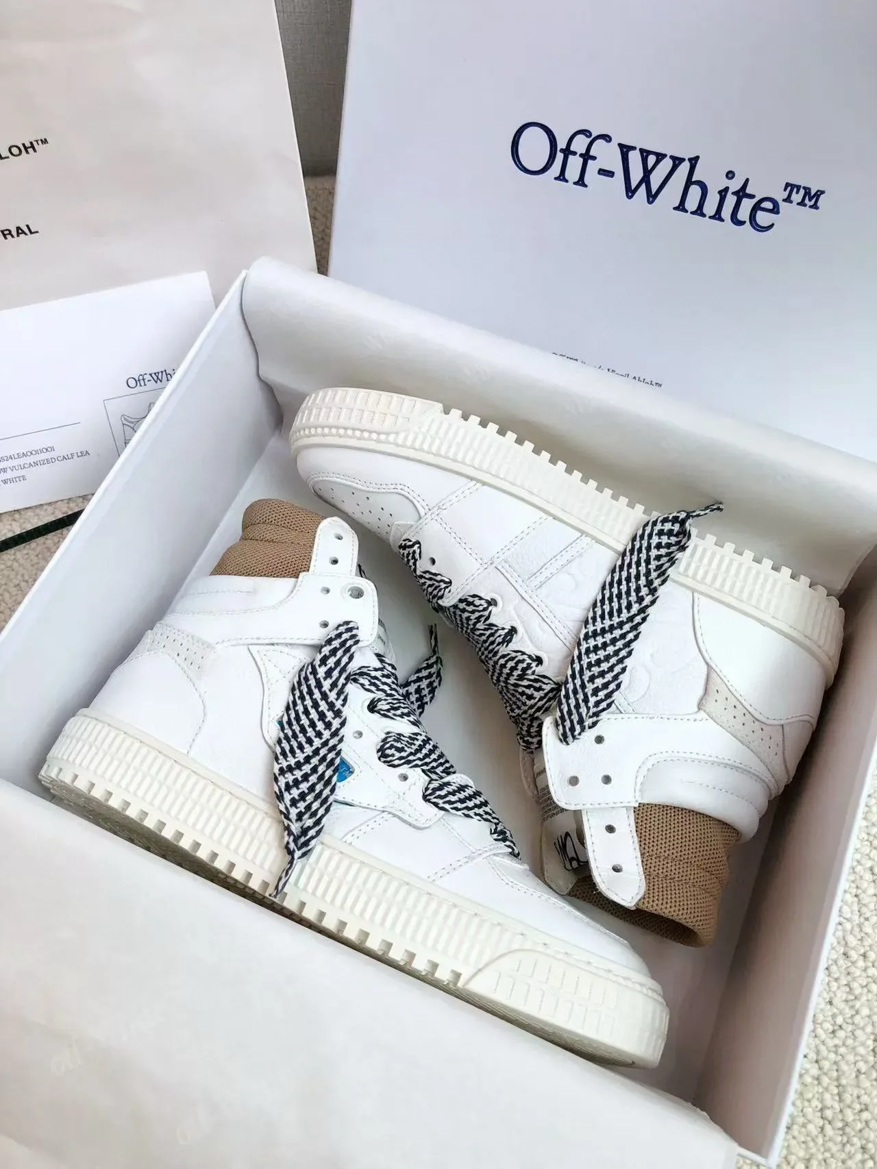 Off-White Beige High-Top Perforé Cuir Lifestyle Sneakers 2