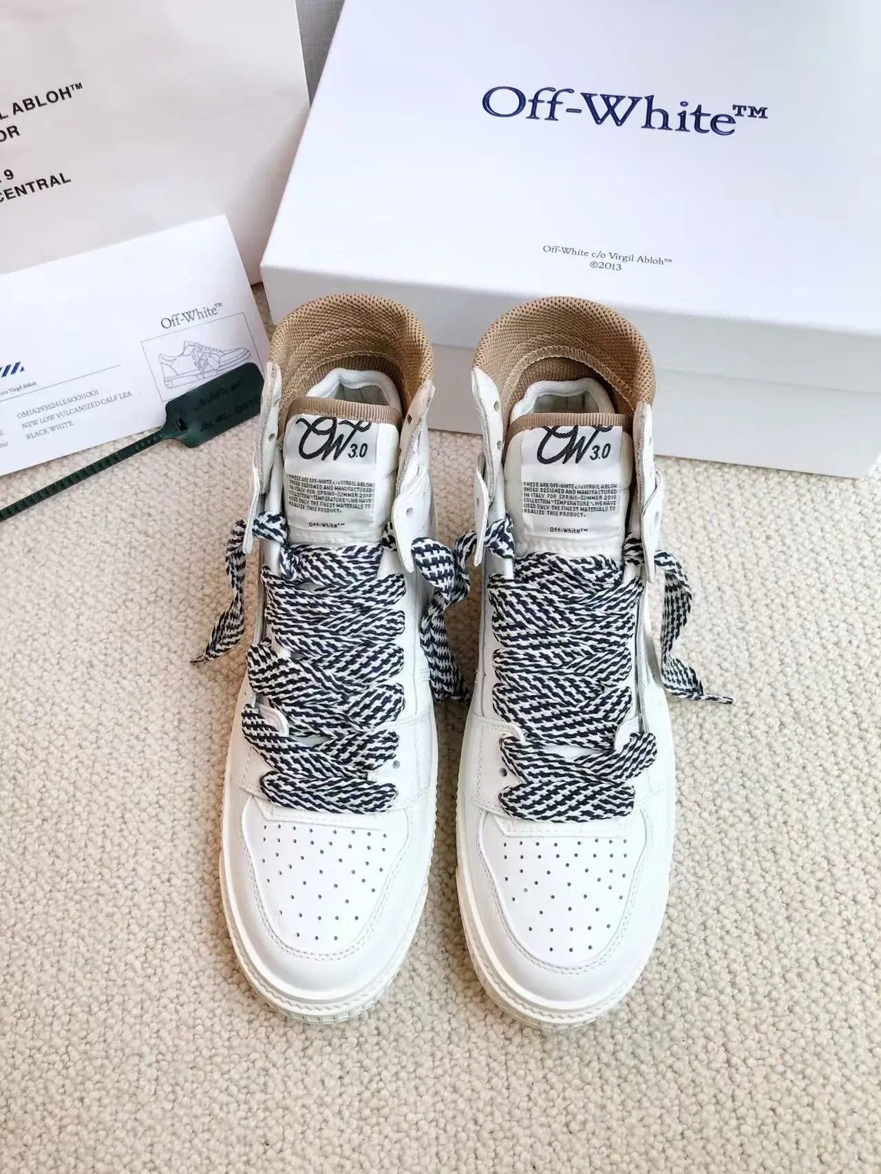 Off-White Beige High-Top Perforé Cuir Lifestyle Sneakers 3