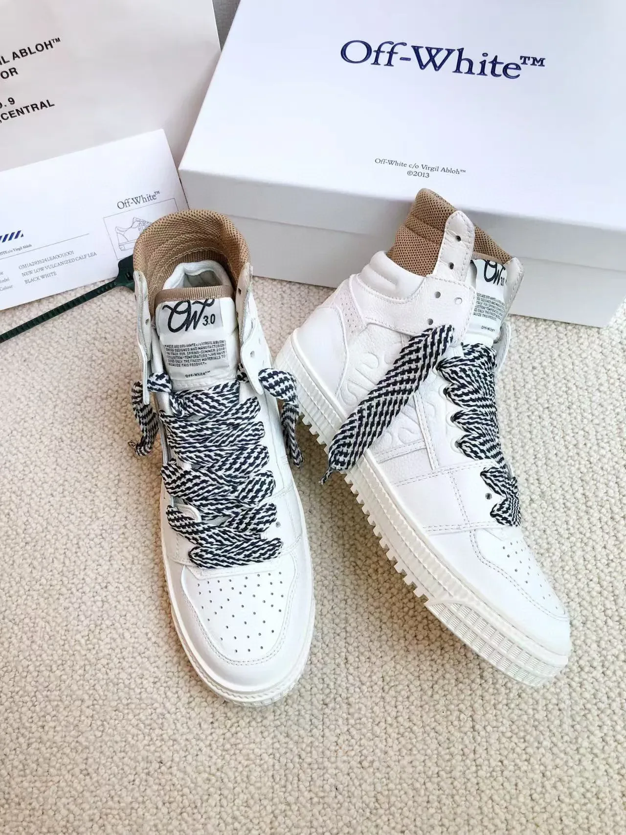 Off-White Beige High-Top Perforé Cuir Lifestyle Sneakers 6