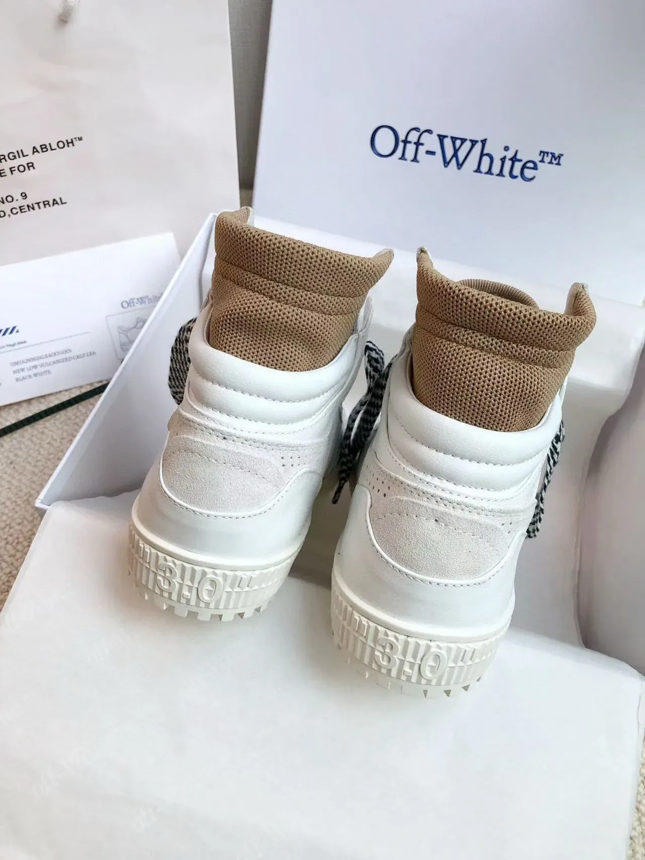 Off-White Beige High-Top Perforé Cuir Lifestyle Sneakers 9
