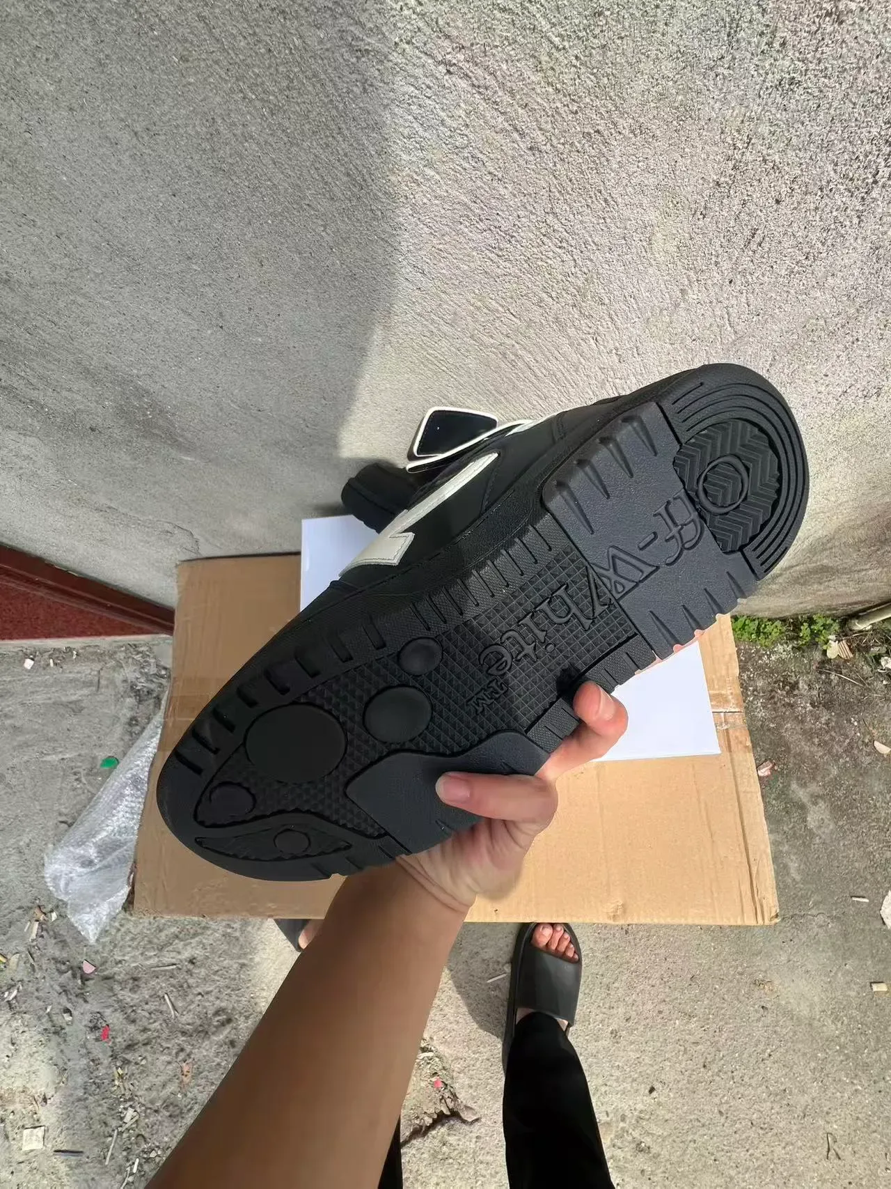 Off-White Preto Logo de seta diagonal Solado esculpido chunky Tênis lifestyle 6