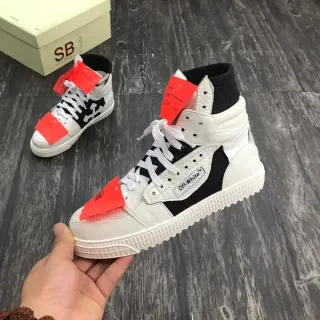 Off-White Chaussures Lifestyle Noires Hautes avec Détails Industriels