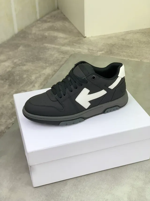 Off-White حذاء رياضي أسلوب حياة أسود تصميم صناعي أصبع مثقب 4