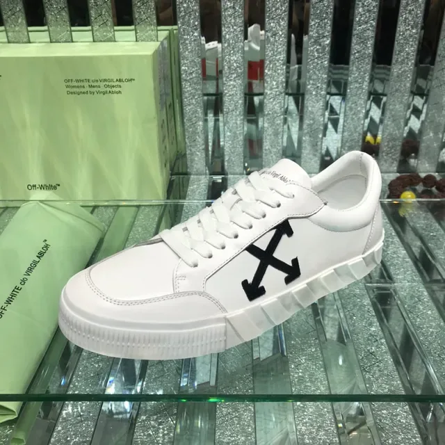 Off-White Noir Baskets basses Haut en cuir Sneakers lifestyle 5