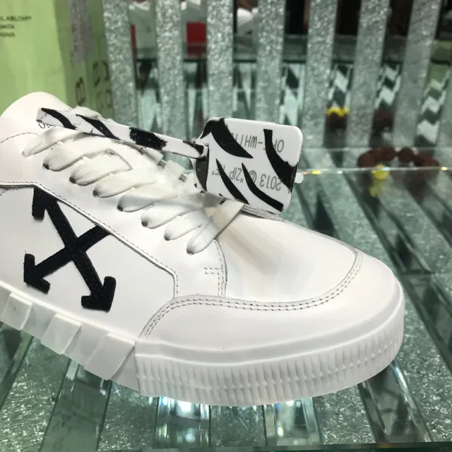 Off-White Noir Baskets basses Haut en cuir Sneakers lifestyle 7
