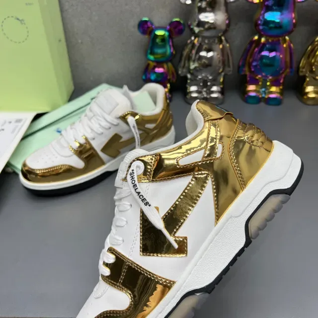 Off-White Sneakers Chunky en cuir patent doré métallique avec motif de flèche diagonale 6