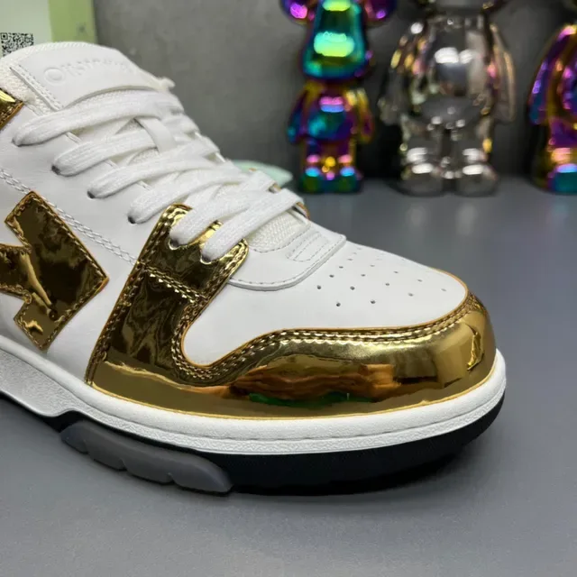 Off-White Sneakers Chunky en cuir patent doré métallique avec motif de flèche diagonale 7