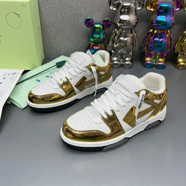 Off-White Sneakers Chunky en cuir patent doré métallique avec motif de flèche diagonale 9