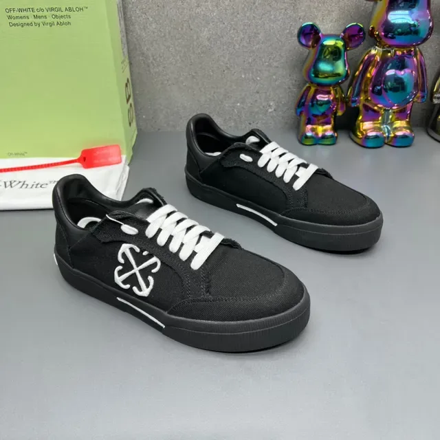 Off-White Industrial Black Lona Parte Superior Interlocking Cross Logo Sneakers Lifestyle 3