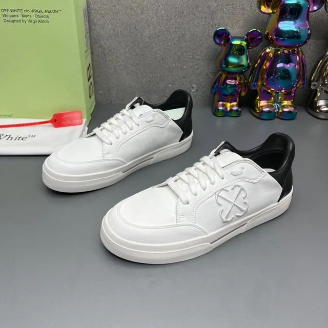 Off-White Industrial Low-Top sneakers lifestyle blanc et noir 2