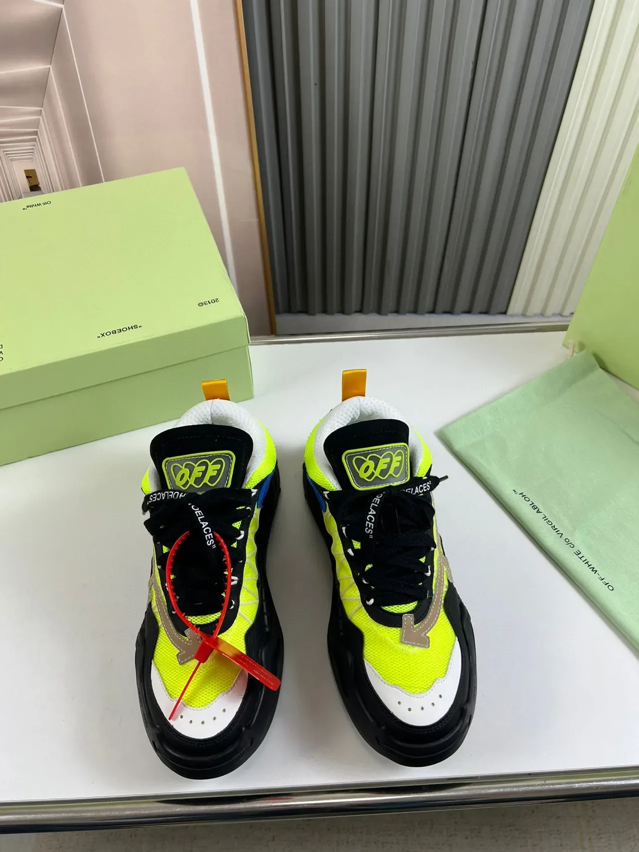 Off-White Industrial Runner Sneakers Jaune Néon Noir Chunky 9