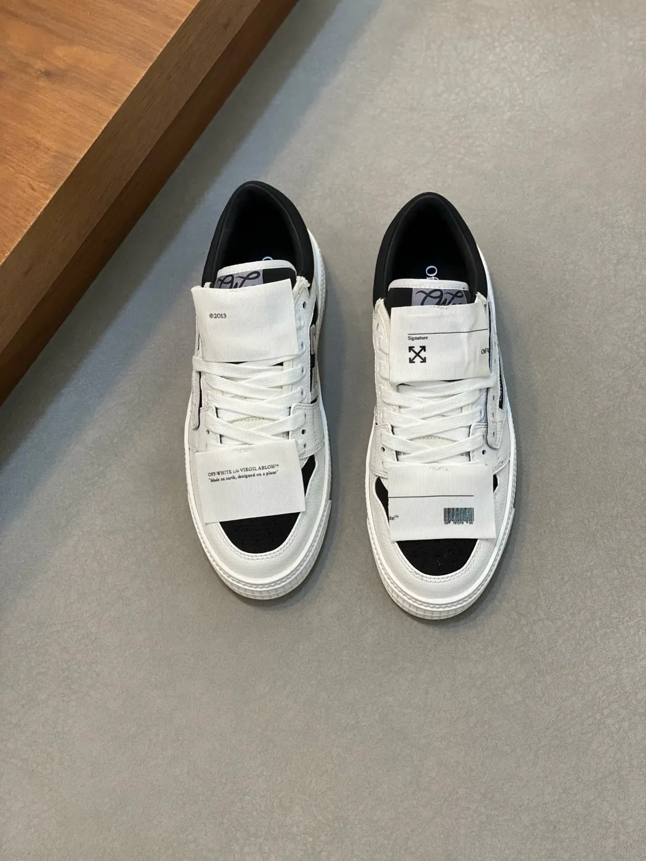 Off-White Industrial Strap White and Black Lifestyle Sneakers 2