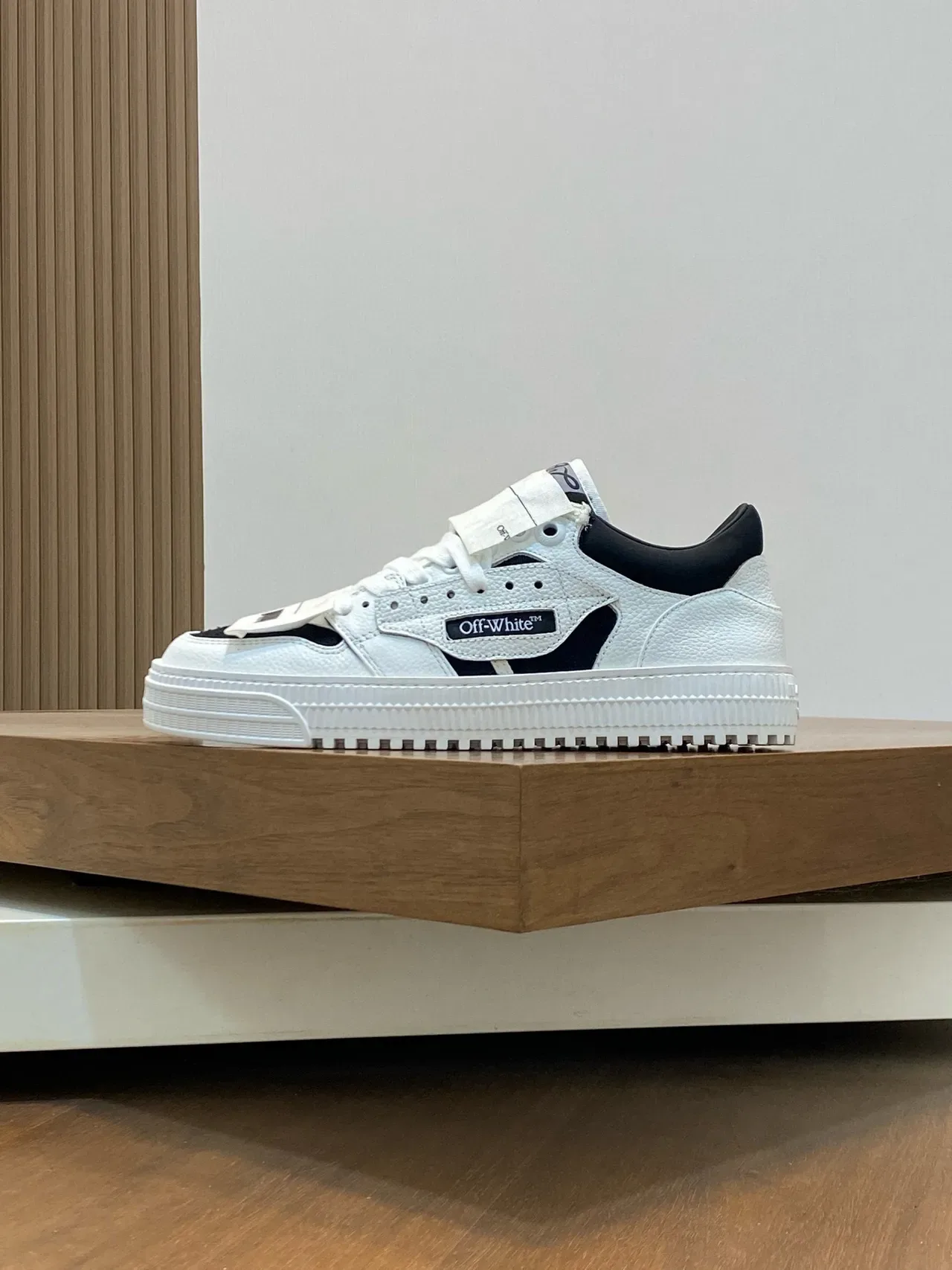 Off-White Industrial Strap White and Black Lifestyle Sneakers 3