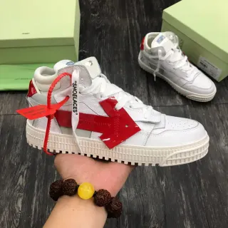Off-White أحذية رياضية عالية القمة بتصميم صناعي بلون أحمر نمط حياة