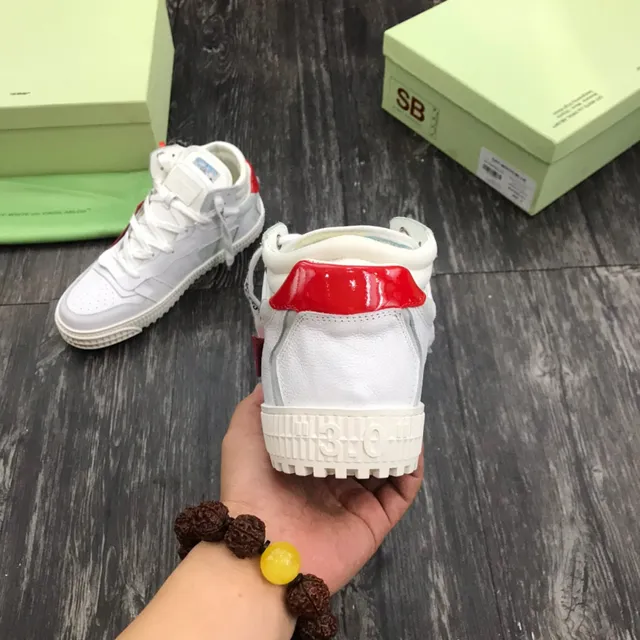 Off-White Zapatillas Lifestyle Rojo Diseño Industrial High-Top 3