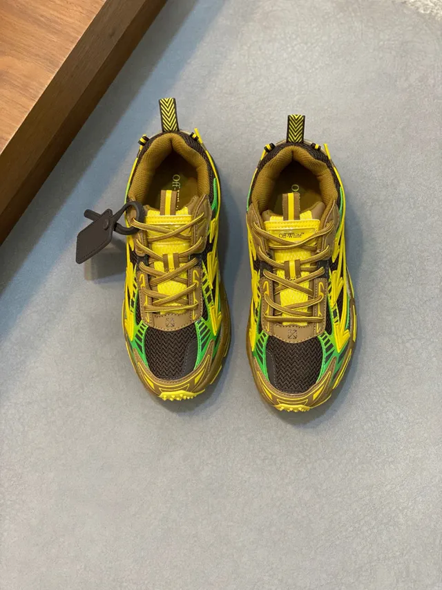 Off-White Semelle Jaune Verte Superpositions de Flèches Géométriques Sneakers Chunky 2