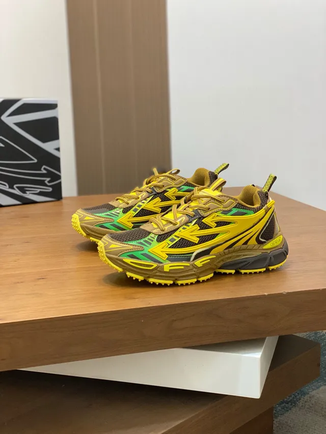 Off-White Semelle Jaune Verte Superpositions de Flèches Géométriques Sneakers Chunky 4