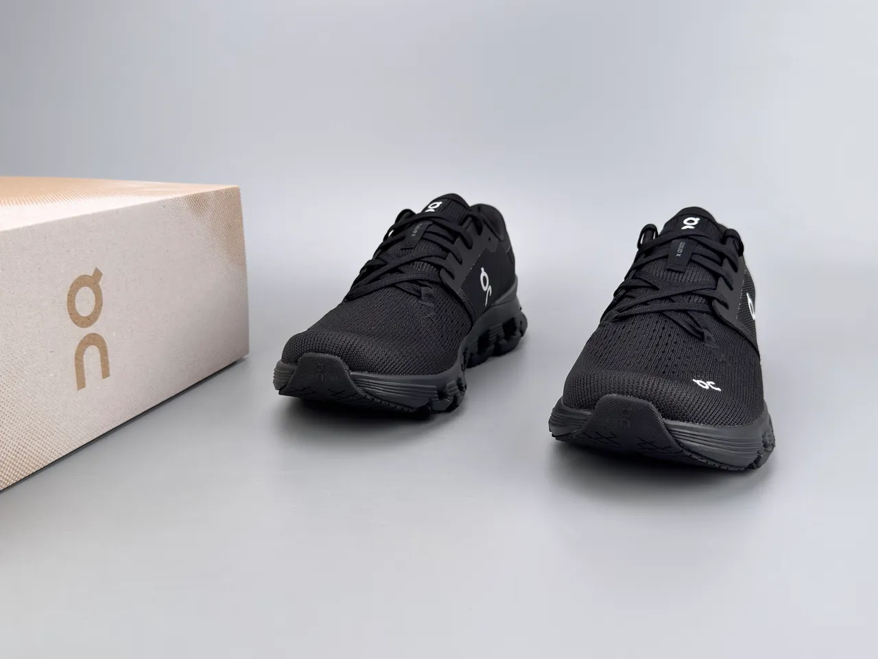 On Cloud Black White Knit Upper Segmented CloudTec Midsole Running Shoes 5