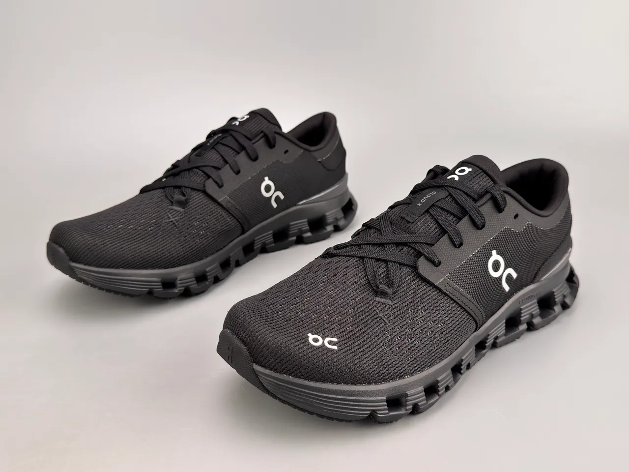 On Cloud Black White Knit Upper Segmented CloudTec Midsole Running Shoes 7