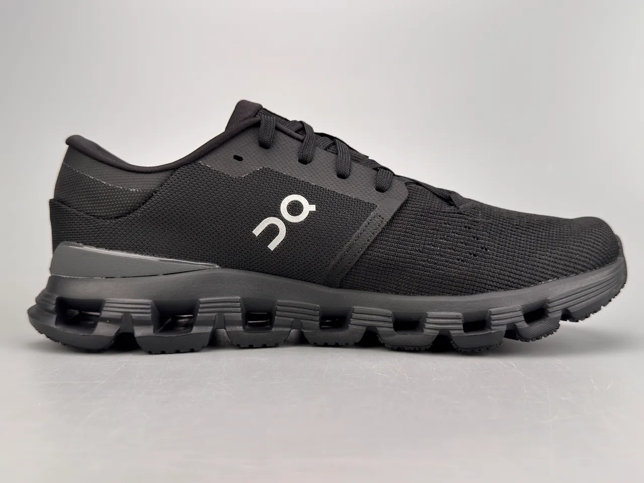 On Cloud Black White Knit Upper Segmented CloudTec Midsole Running Shoes 10