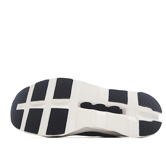 On Cloudmonster Zapatillas de correr negras y blancas 5