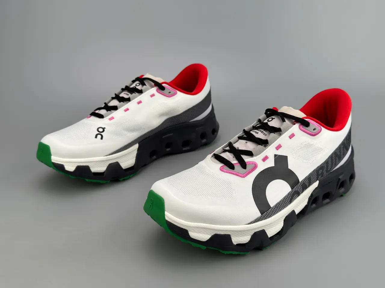 On Branco Preto Malla Engineered Parte Superior Contraste De Cor Laços De Cadarço E Gola Sneakers Lifestyle 7
