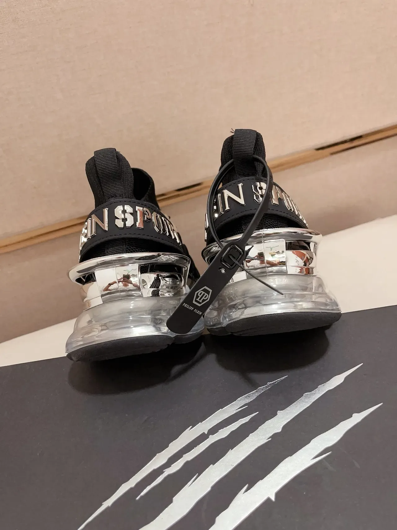 Philipp Plein Black White Chaussures chunky avec tige en maille style chaussette et système de lacets D-Ring métallique 3