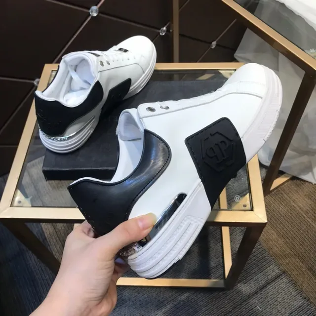 Philipp Plein Lifestyle Sneaker Branco Preto Couro Superior Painéis de Contraste Lifestyle Sneakers 4