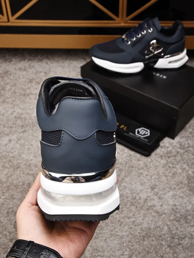 Philipp Plein Navy White Upper cuir-mesh hybride Emblème Skull-and-Crossbones en argent Chaussures chunky 2