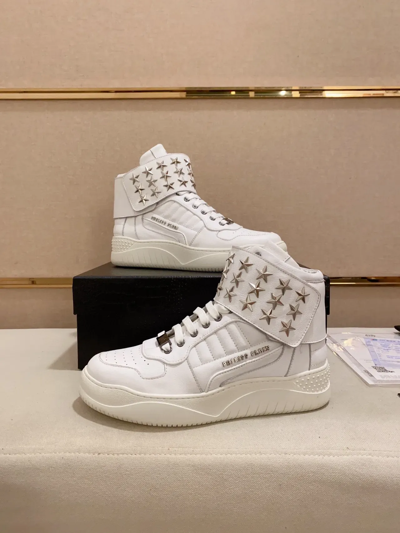 Philipp Plein Sneakers Lifestyle Blanches Argentées Hautes à Sangle avec Clous d'Étoile 3