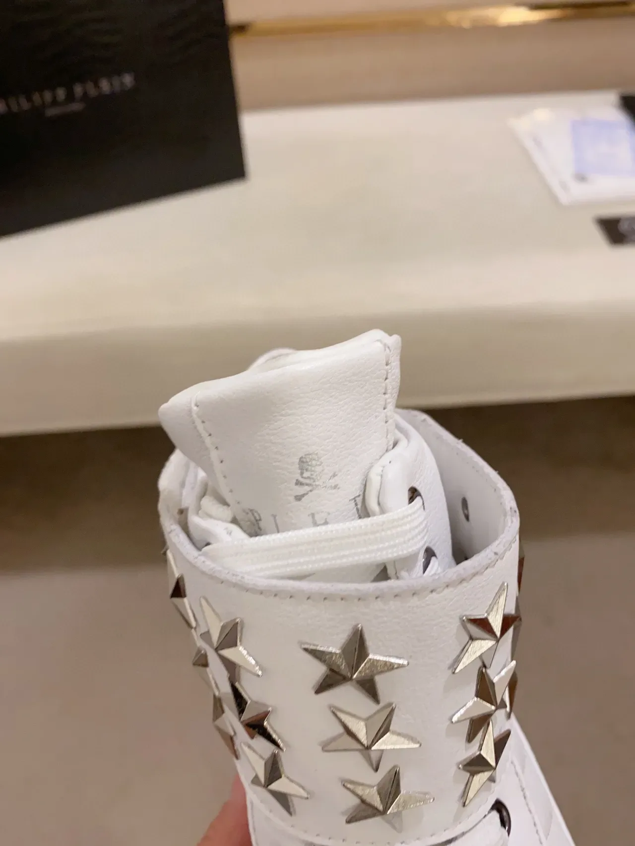 Philipp Plein Sneakers Lifestyle Blanches Argentées Hautes à Sangle avec Clous d'Étoile 5