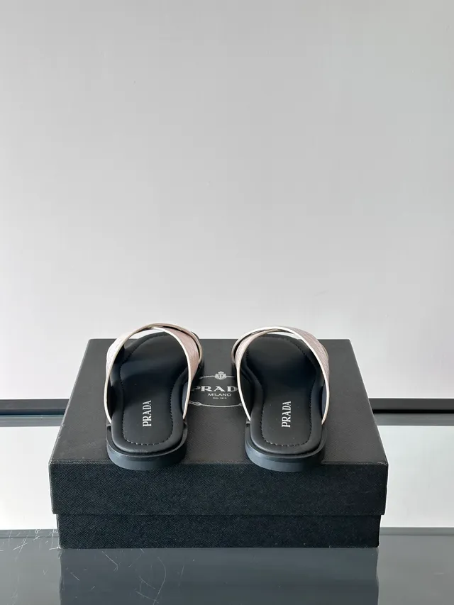 Prada काला नीला क्रॉस-स्ट्रैप फ्लैट सोल कैजुअल सैंडल 4