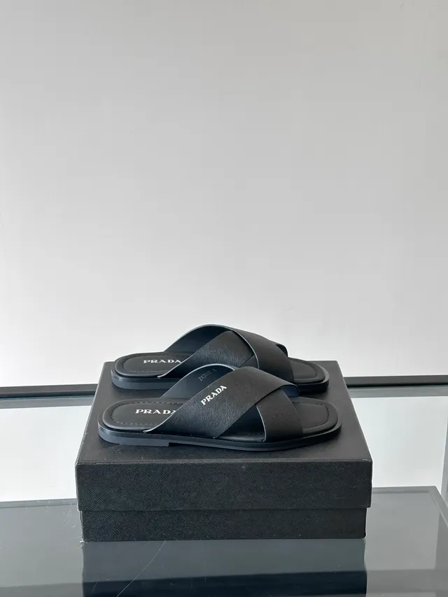 Prada काला नीला क्रॉस-स्ट्रैप फ्लैट सोल कैजुअल सैंडल 17