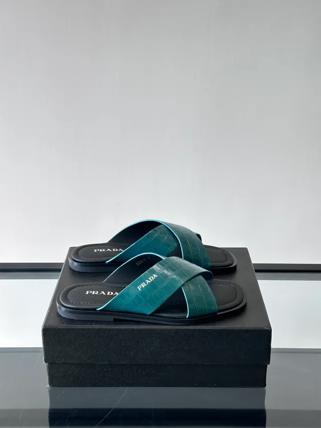 Prada काला नीला क्रॉस-स्ट्रैप फ्लैट सोल कैजुअल सैंडल 20