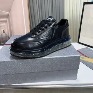 Prada Cloudbust कालो চামড়ার লাইফস্টাইল স্নিকার