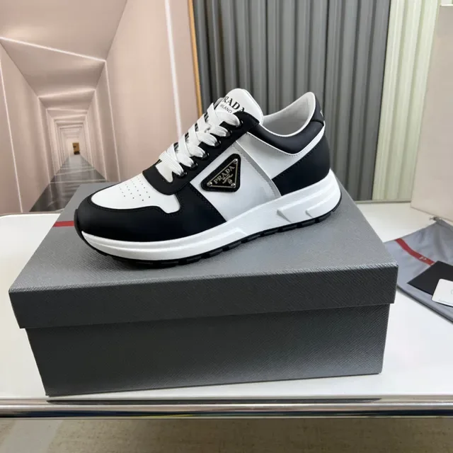 Prada Cloudbust Sneakers Lifestyle Noir Blanc Color-Blocked Cuir 1