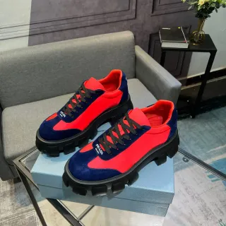 Prada Cloudbust أحمر ونيلي سويد لايف ستايل سنيكرز