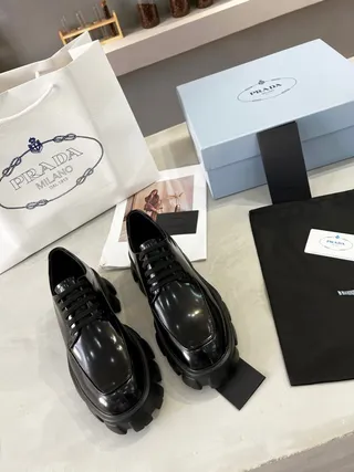 Prada Cloudbust Thunder Zapatos Oxford de cuero patentado negro 3