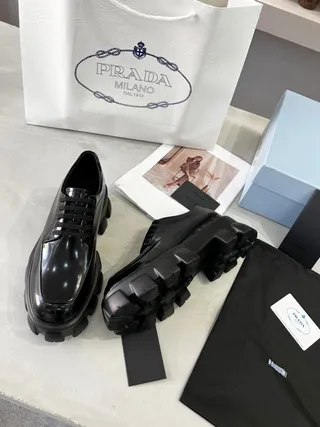 Prada Cloudbust Thunder Zapatos Oxford de cuero patentado negro 4