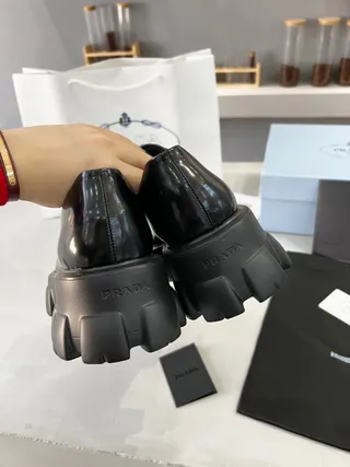 Prada Cloudbust Thunder Zapatos Oxford de cuero patentado negro 5